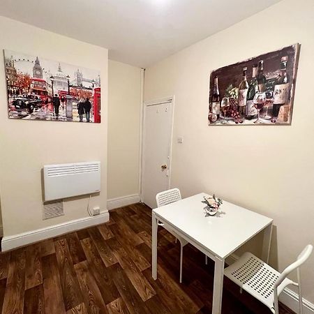 Apartmán Studio Flat In Colliers Wood Londýn Exteriér fotografie